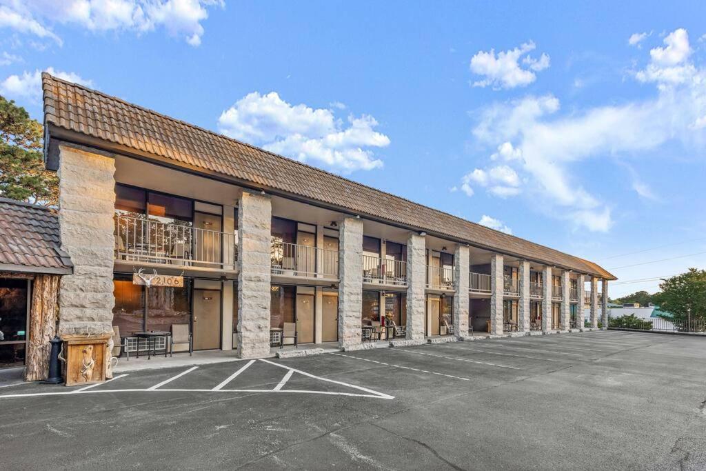 Stonegate Lodge King Bed, Wifi, 50In Roku Tv, Salt Water Pool Room #108 尤里卡斯普林斯 外观 照片